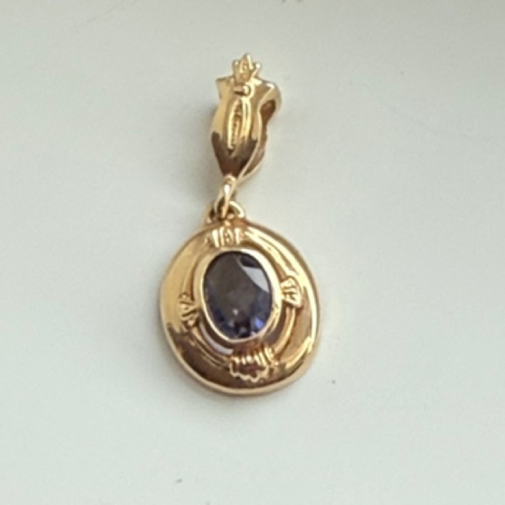 Elegant 10K Yellow Gold and Amethyst  Pendant